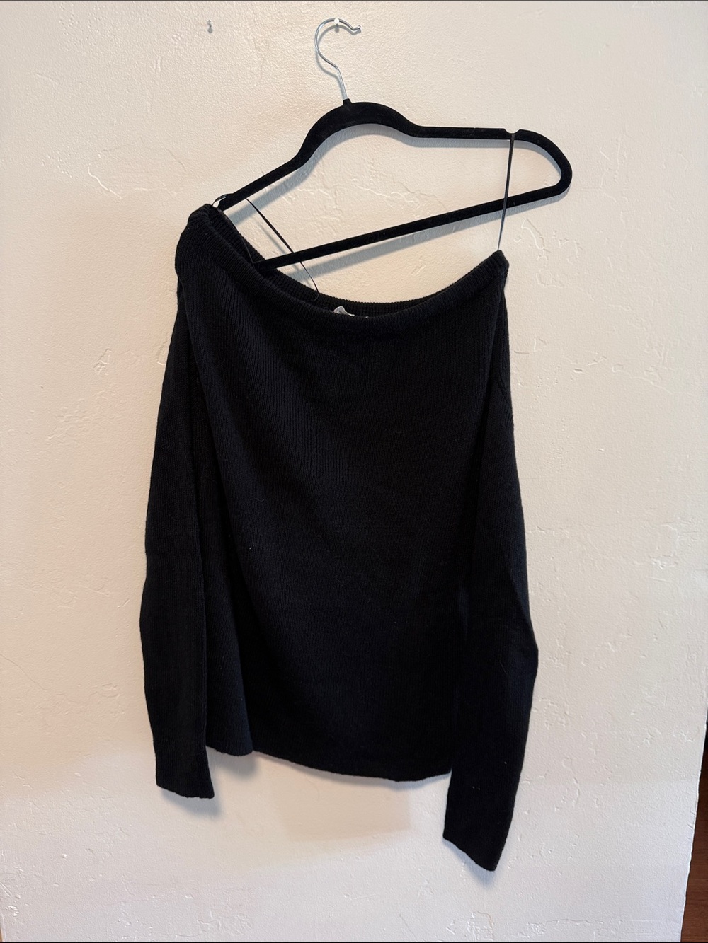 Astr Black Off-Shoulder Ribbed Knit Sweater